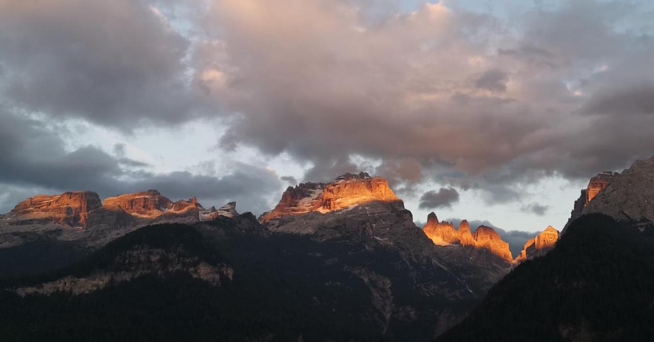 Fogajard Lovely Chalet Madonna di Campiglio Bagian luar foto